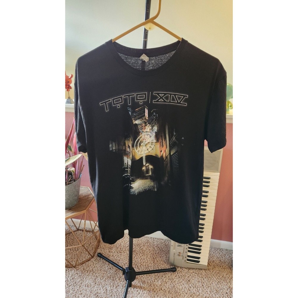 Toto XIV Tour Tshirt Size XL - Vintage 2015!!! Rare Shirt Extra Large Men's